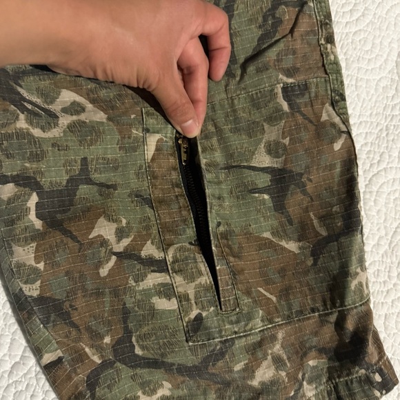 Stussy Green and Brown Cargo Shorts - Picture 10 of 11